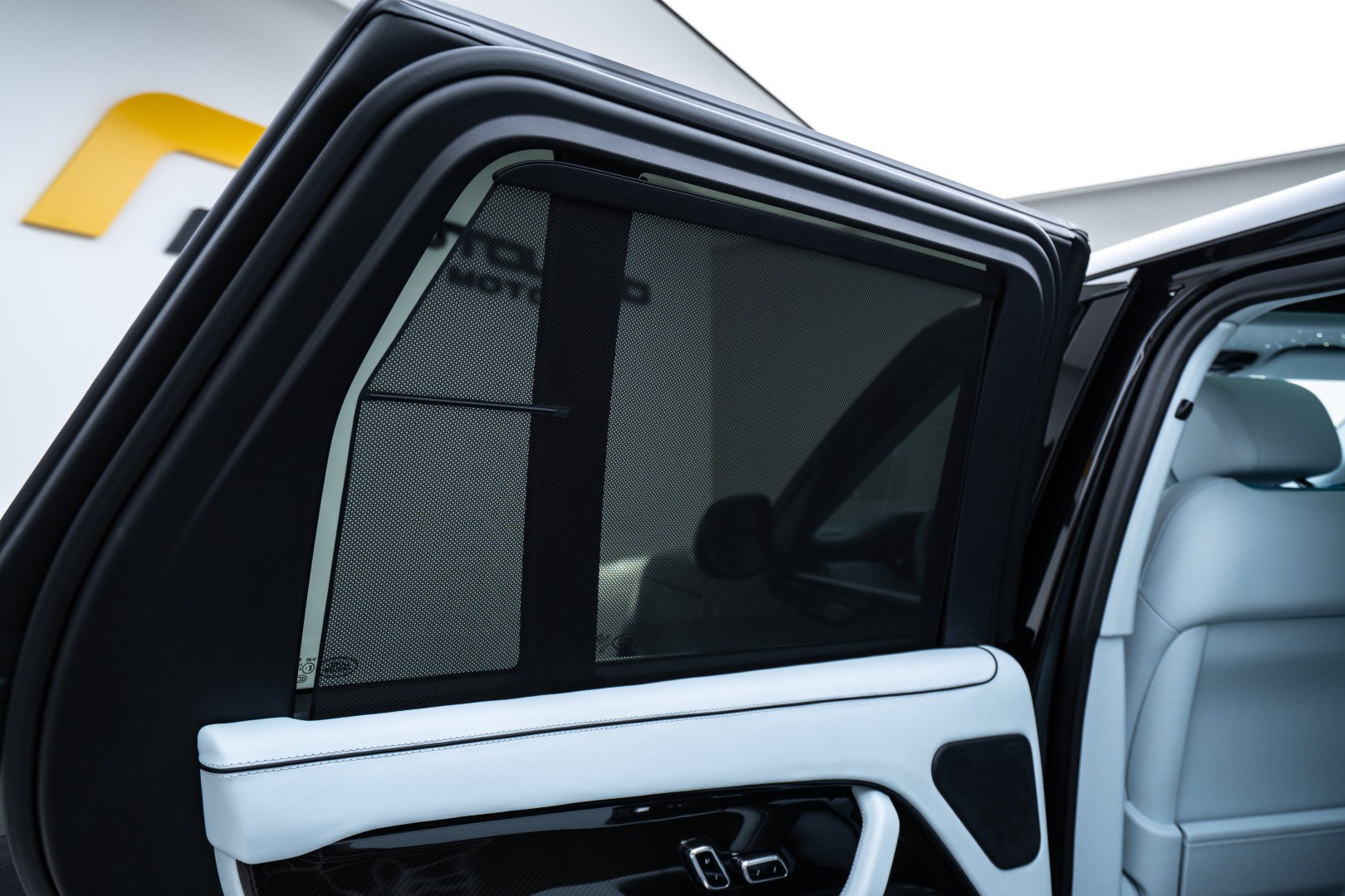 2023 RANGE ROVER P530 AUTOBIOGRAPHY BRABUS CARBON BODY KIT